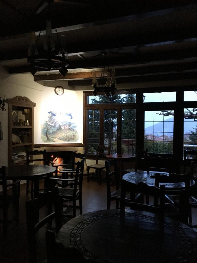 Hotel Makkas Krentis Екстериор снимка